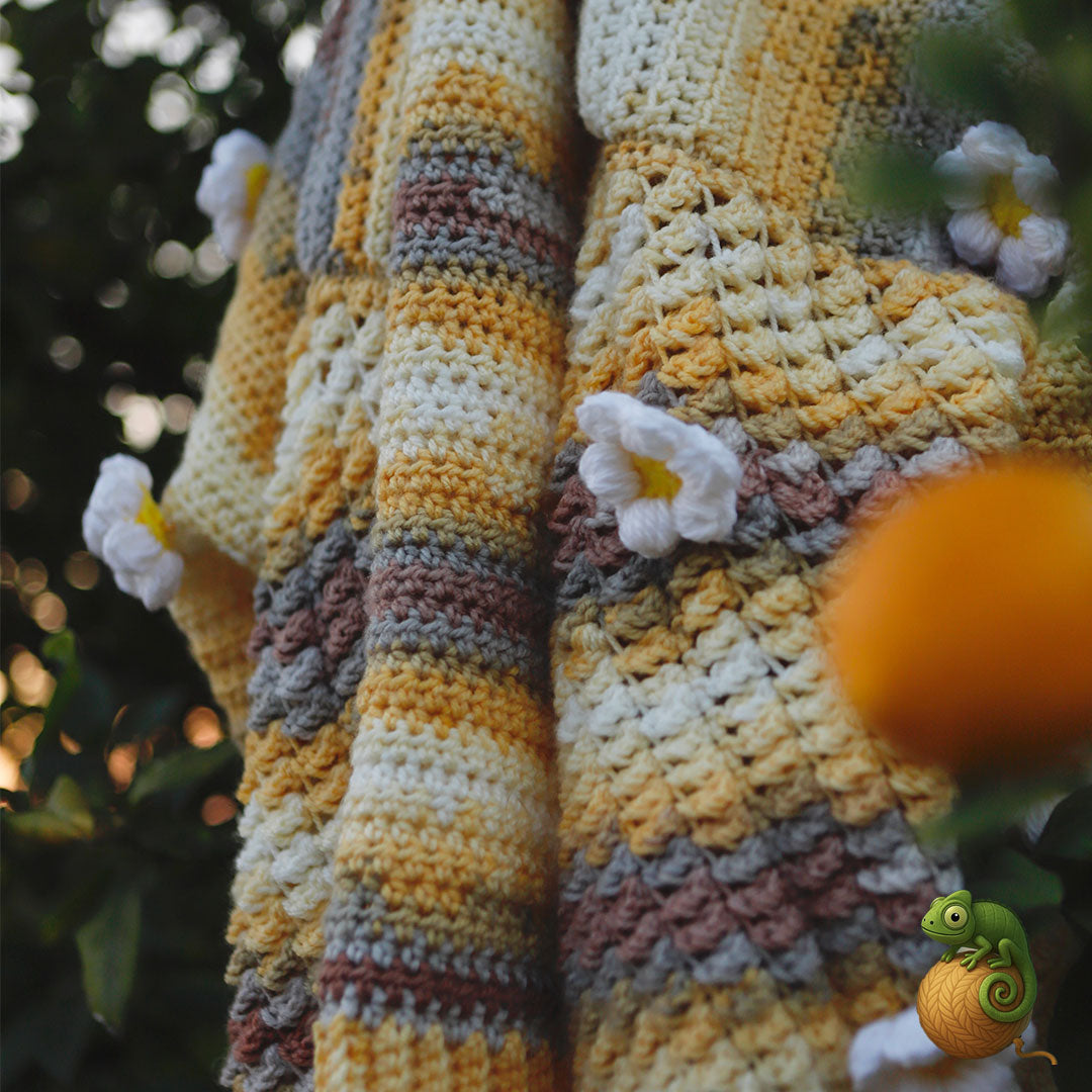 Yellow Crochet Jersey – Handmade Button-Up in Acrylic Wool