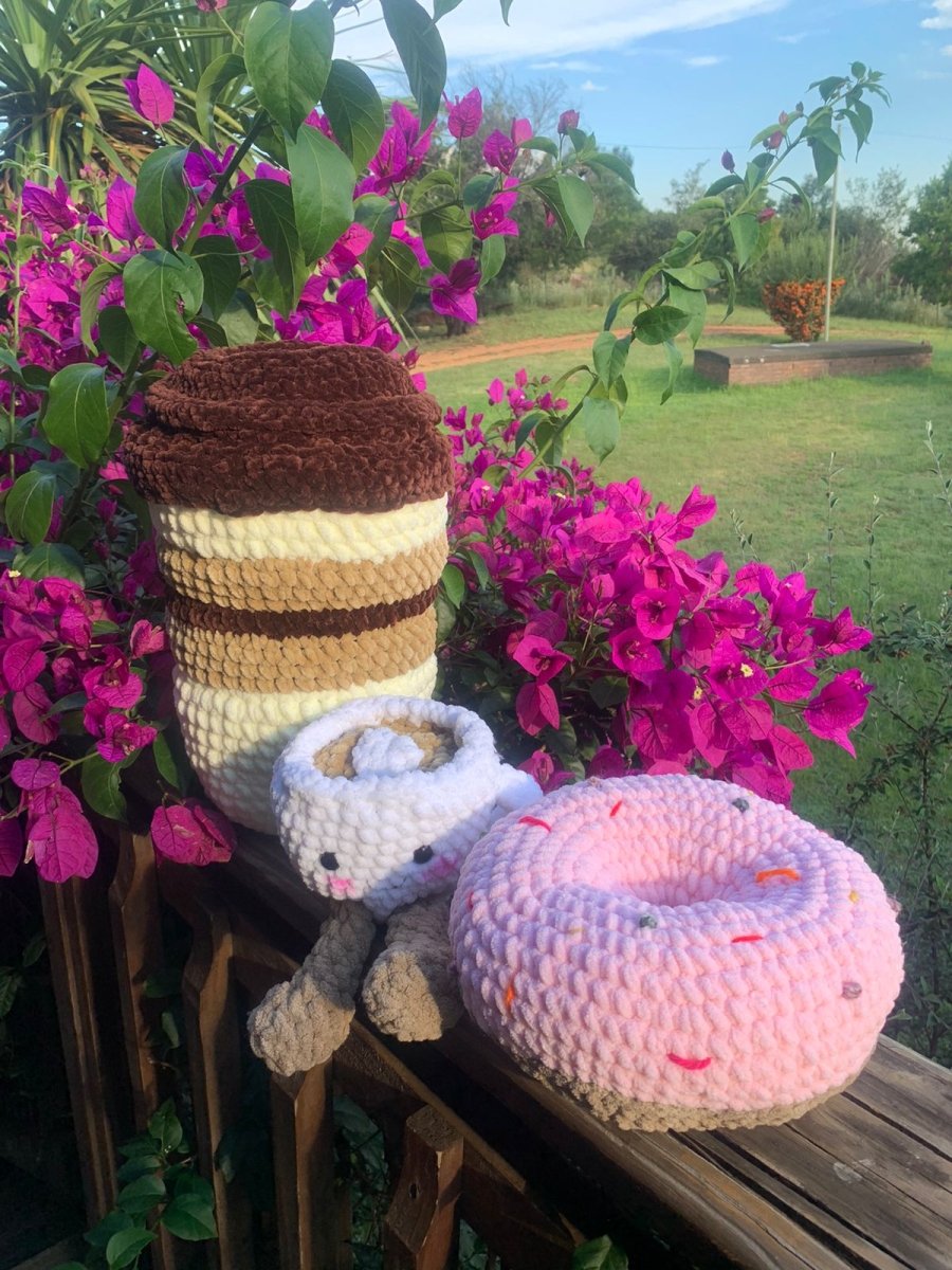 Donut plushies *customizable* - ChameleonCrotchet