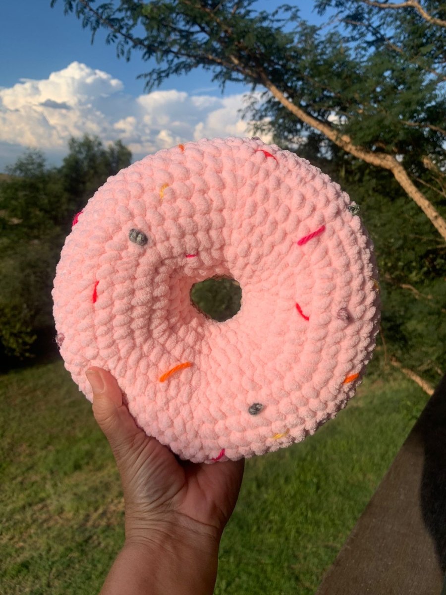 Donut plushies *customizable* - ChameleonCrotchet