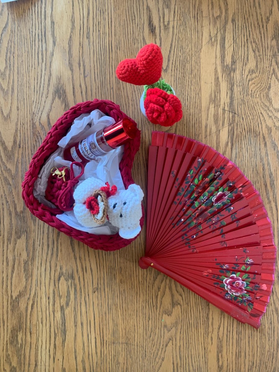 Gift Baskets *customizable* - ChameleonCrotchet